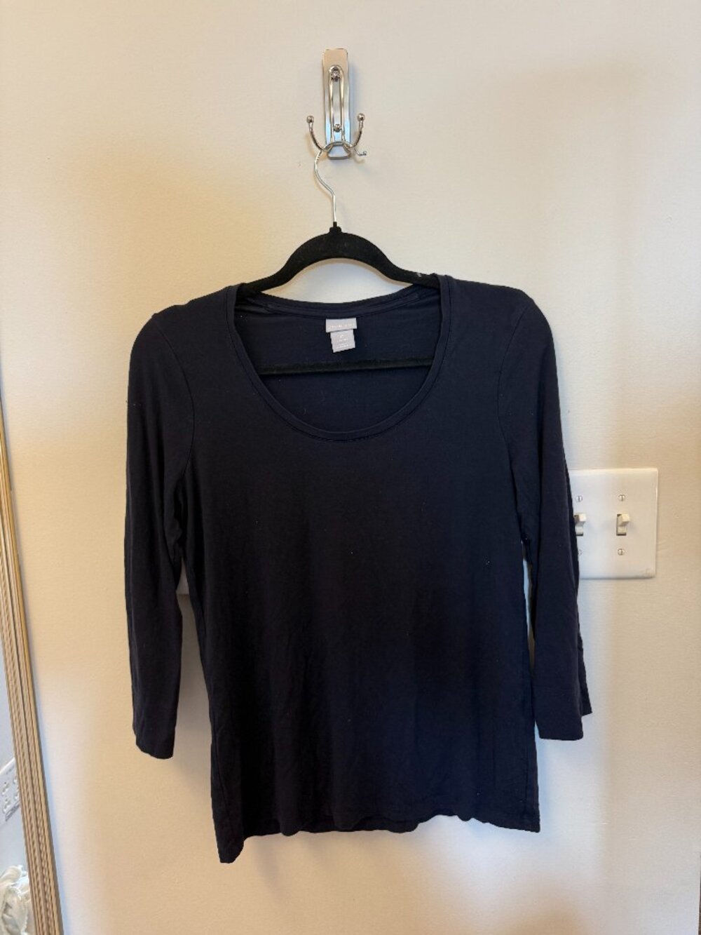 navy 3/4 sleeve top